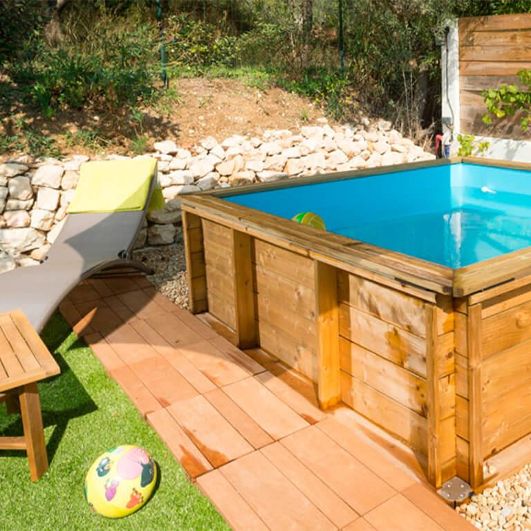Comment assembler une piscine en bois