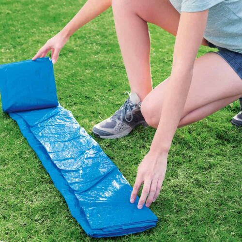 Pourquoi poser un tapis au sol avant d'installer la piscine ?